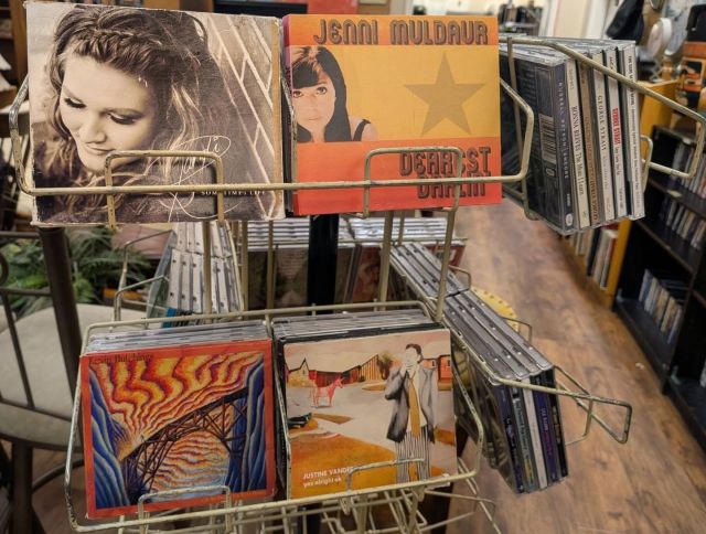 Calling all music fans! 🎶🎹

Swing by our store to discover new artists, find that piece of musical equipment you've been on the hunt for, and expand your musical library! Support your local community while enjoying and growing your hobbies 🎷