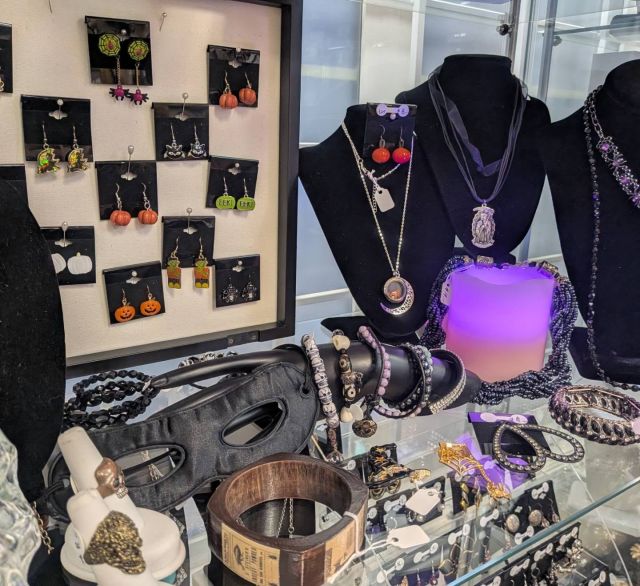 Bedazzled by the bling! 👻

Explore one-of-a-kind jewelry pieces for every occasion, and add some fun and flair to your wardrobe - just in time for spooky season 🎃 

Donation Hours: 
Monday/Tuesday/Saturday/Sunday 10am until 4pm
Wednesday/Thursday/Friday 10am until 7pm 

Store Hours: 
Monday/Tuesday/Saturday/Sunday 10am-5pm 
Wednesday/Thursday/Friday 10am until 8pm 

Closed on all Statutory holidays
